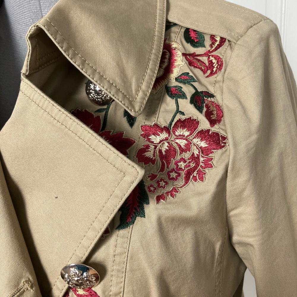 White House Black Market Beige Trench Coat with Red Embroidery - Picture 4 of 5